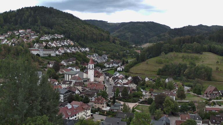 Dieses Bild zeigt eine Webcam-Aufnahme von Ottenhöfen, aufgenommen am Mittwoch, den 09.09.2026 um 18:30 Uhr