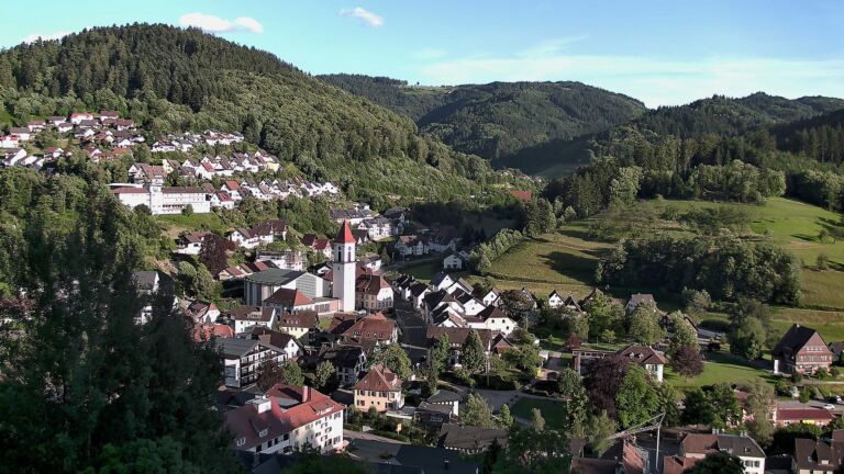Dieses Bild zeigt eine Webcam-Aufnahme von Ottenhöfen, aufgenommen am Samstag, den 13.06.2026 um 19:50 Uhr