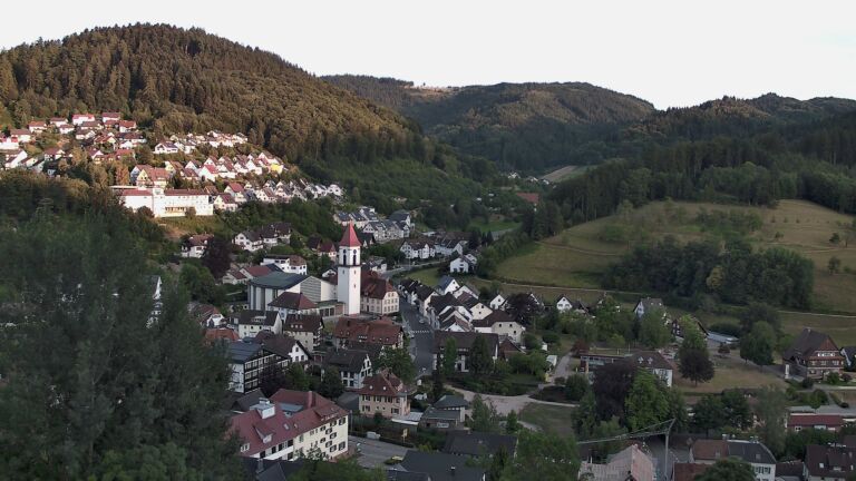 Dieses Bild zeigt eine Webcam-Aufnahme von Ottenhöfen, aufgenommen am Sonntag, den 19.07.2026 um 20:50 Uhr