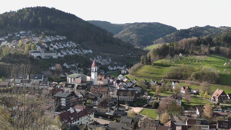 Dieses Bild zeigt eine Webcam-Aufnahme von Ottenhöfen, aufgenommen am Donnerstag, den 09.04.2026 um 08:50 Uhr