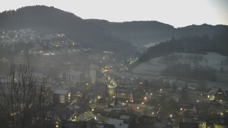 Dieses Bild zeigt eine Webcam-Aufnahme von Ottenhöfen, aufgenommen am Sonntag, den 28.12.2025 um 07:40 Uhr