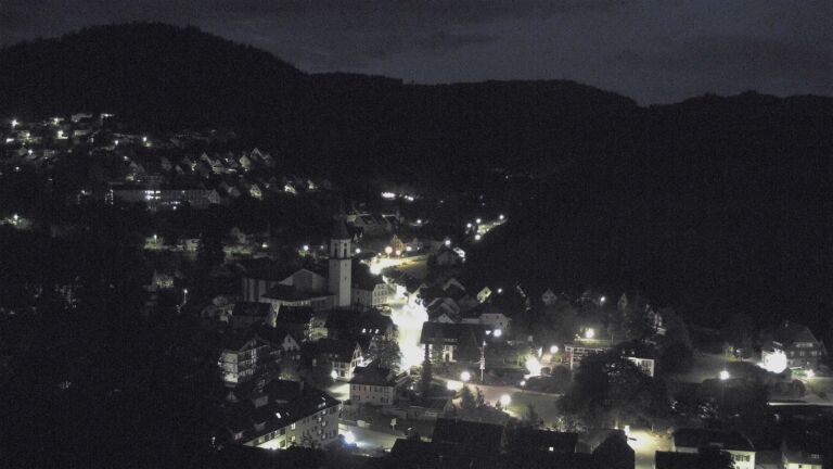Dieses Bild zeigt eine Webcam-Aufnahme von Ottenhöfen, aufgenommen am Montag, den 18.05.2026 um 04:30 Uhr