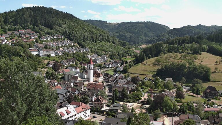 Dieses Bild zeigt eine Webcam-Aufnahme von Ottenhöfen, aufgenommen am Samstag, den 11.07.2026 um 16:00 Uhr