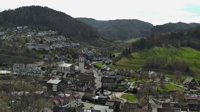 Dieses Bild zeigt eine Webcam-Aufnahme von Ottenhöfen, aufgenommen am Montag, den 06.04.2026 um 12:00 Uhr