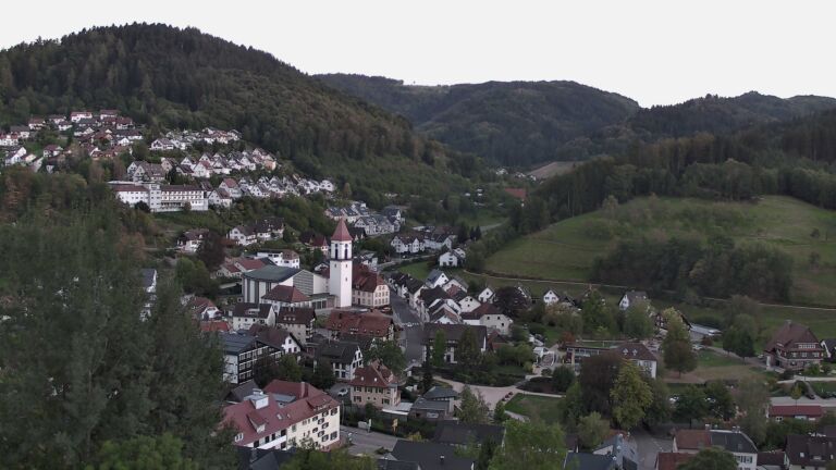Dieses Bild zeigt eine Webcam-Aufnahme von Ottenhöfen, aufgenommen am Dienstag, den 22.09.2026 um 19:20 Uhr