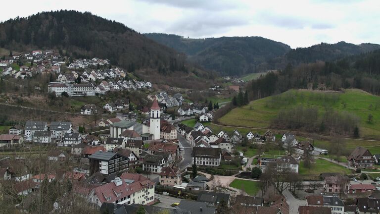 Dieses Bild zeigt eine Webcam-Aufnahme von Ottenhöfen, aufgenommen am Sonntag, den 15.03.2026 um 16:50 Uhr