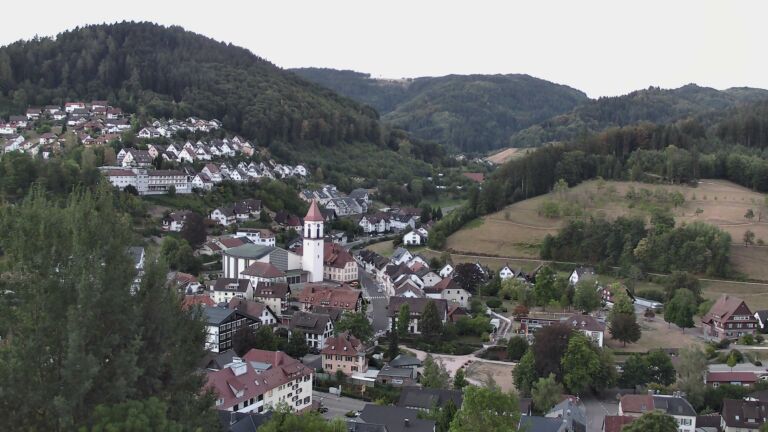 Dieses Bild zeigt eine Webcam-Aufnahme von Ottenhöfen, aufgenommen am Freitag, den 14.08.2026 um 06:10 Uhr