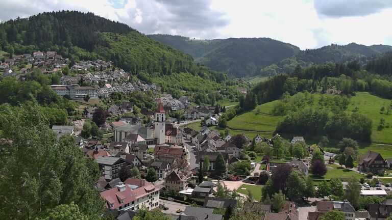 Dieses Bild zeigt eine Webcam-Aufnahme von Ottenhöfen, aufgenommen am Freitag, den 08.05.2026 um 14:30 Uhr
