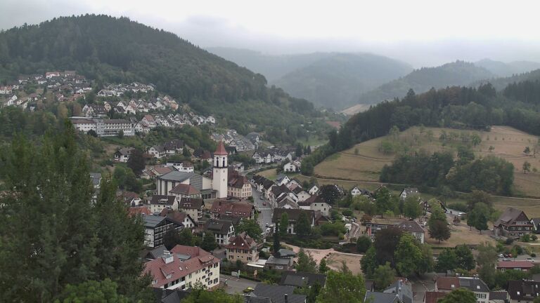 Dieses Bild zeigt eine Webcam-Aufnahme von Ottenhöfen, aufgenommen am Montag, den 17.08.2026 um 11:10 Uhr