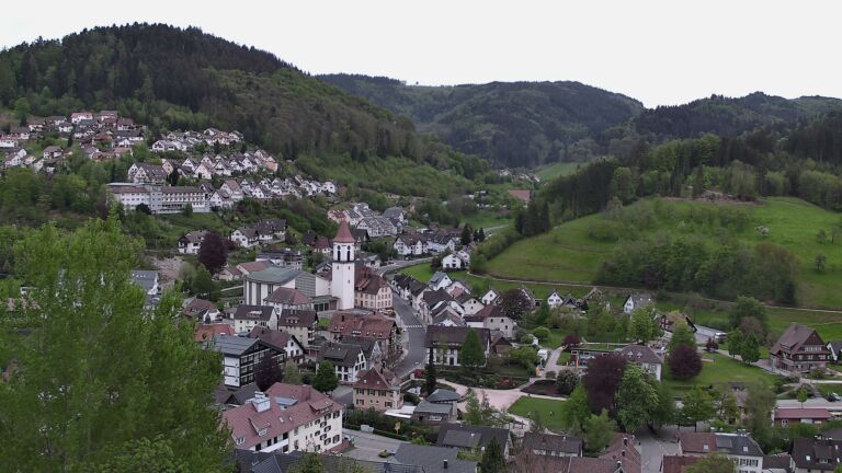 Dieses Bild zeigt eine Webcam-Aufnahme von Ottenhöfen, aufgenommen am Dienstag, den 28.04.2026 um 20:10 Uhr