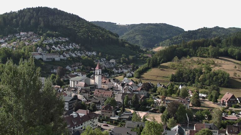 Dieses Bild zeigt eine Webcam-Aufnahme von Ottenhöfen, aufgenommen am Montag, den 10.08.2026 um 09:30 Uhr