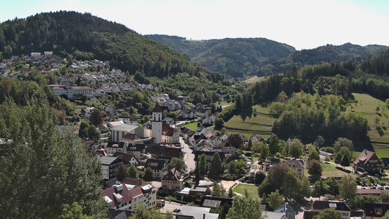Dieses Bild zeigt eine Webcam-Aufnahme von Ottenhöfen, aufgenommen am Dienstag, den 15.09.2026 um 12:50 Uhr
