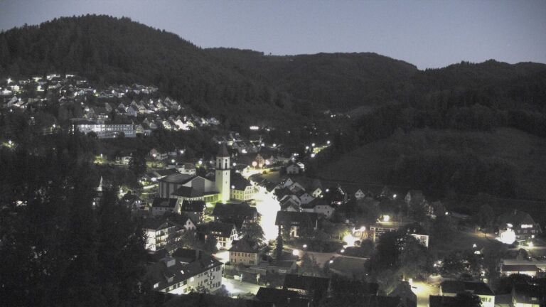 Dieses Bild zeigt eine Webcam-Aufnahme von Ottenhöfen, aufgenommen am Dienstag, den 22.09.2026 um 20:10 Uhr