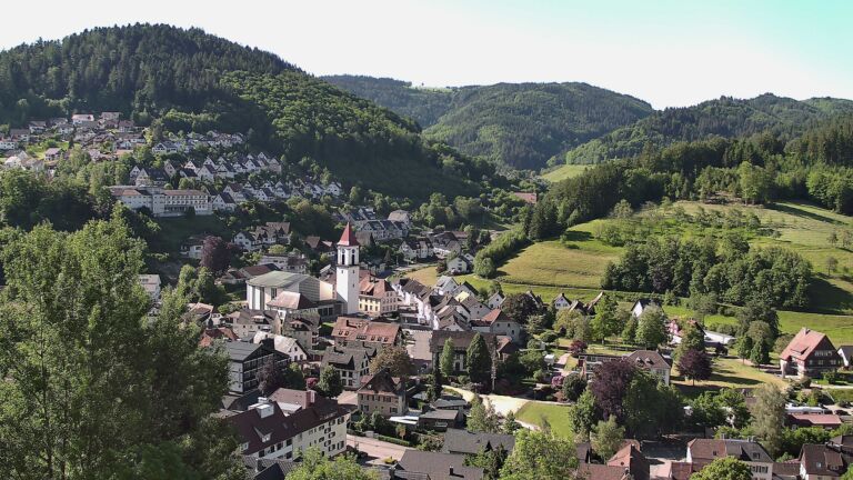 Dieses Bild zeigt eine Webcam-Aufnahme von Ottenhöfen, aufgenommen am Freitag, den 22.05.2026 um 09:20 Uhr
