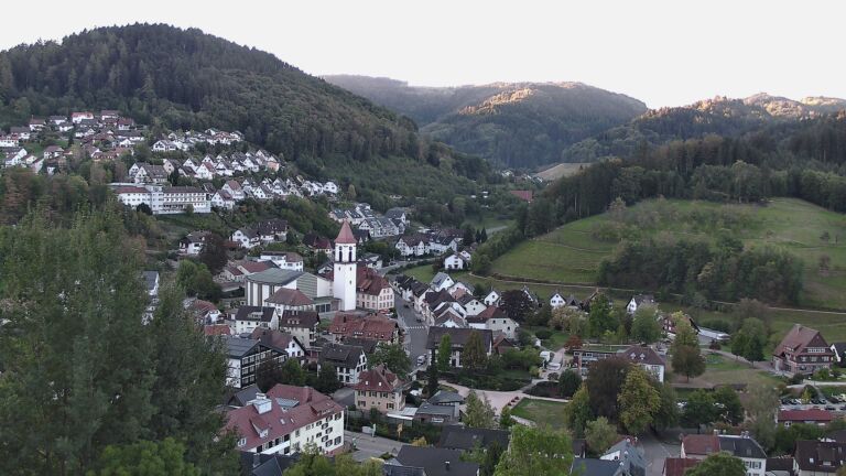 Dieses Bild zeigt eine Webcam-Aufnahme von Ottenhöfen, aufgenommen am Samstag, den 26.09.2026 um 08:00 Uhr
