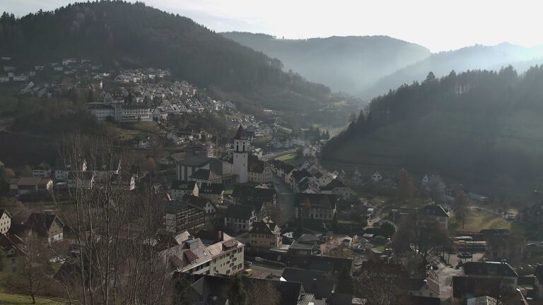 Dieses Bild zeigt eine Webcam-Aufnahme von Ottenhöfen, aufgenommen am Freitag, den 12.12.2025 um 13:30 Uhr