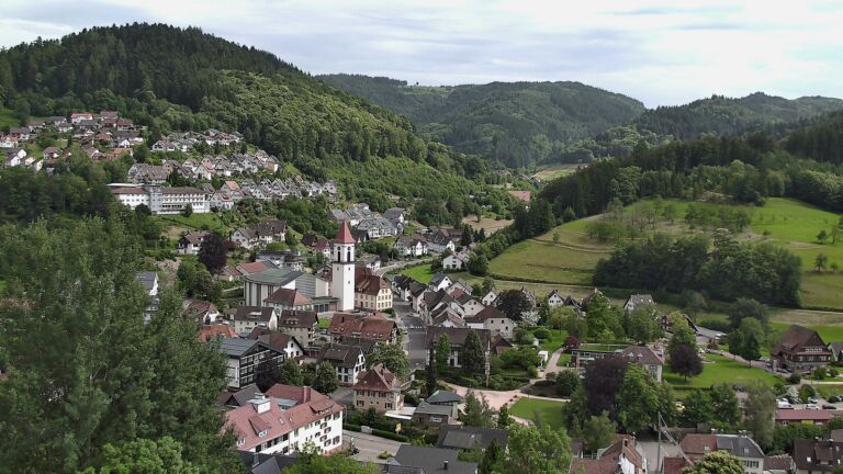 Dieses Bild zeigt eine Webcam-Aufnahme von Ottenhöfen, aufgenommen am Dienstag, den 16.06.2026 um 16:30 Uhr