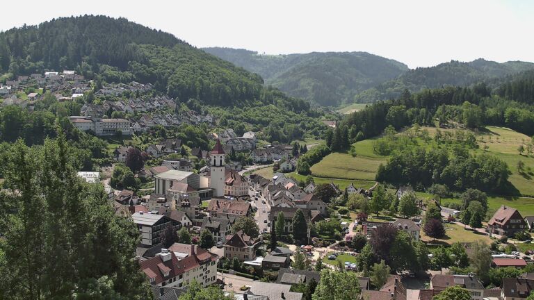 Dieses Bild zeigt eine Webcam-Aufnahme von Ottenhöfen, aufgenommen am Montag, den 25.05.2026 um 11:40 Uhr