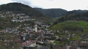 Dieses Bild zeigt eine Webcam-Aufnahme von Ottenhöfen, aufgenommen am Freitag, den 10.04.2026 um 15:50 Uhr