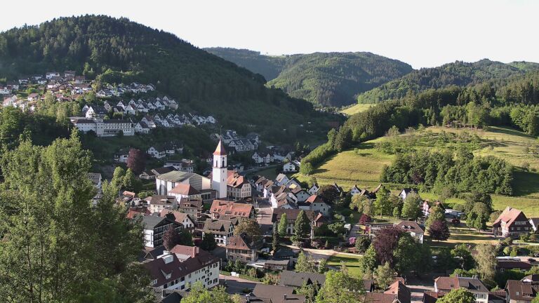Dieses Bild zeigt eine Webcam-Aufnahme von Ottenhöfen, aufgenommen am Samstag, den 23.05.2026 um 07:40 Uhr