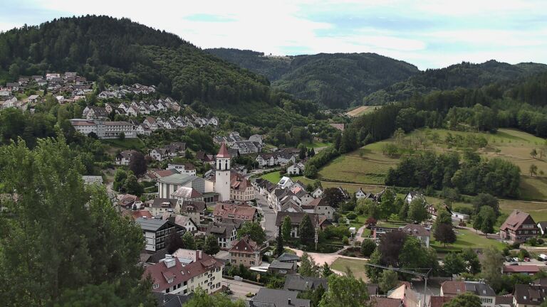 Dieses Bild zeigt eine Webcam-Aufnahme von Ottenhöfen, aufgenommen am Dienstag, den 07.07.2026 um 10:20 Uhr