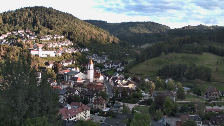 Dieses Bild zeigt eine Webcam-Aufnahme von Ottenhöfen, aufgenommen am Donnerstag, den 10.09.2026 um 19:10 Uhr