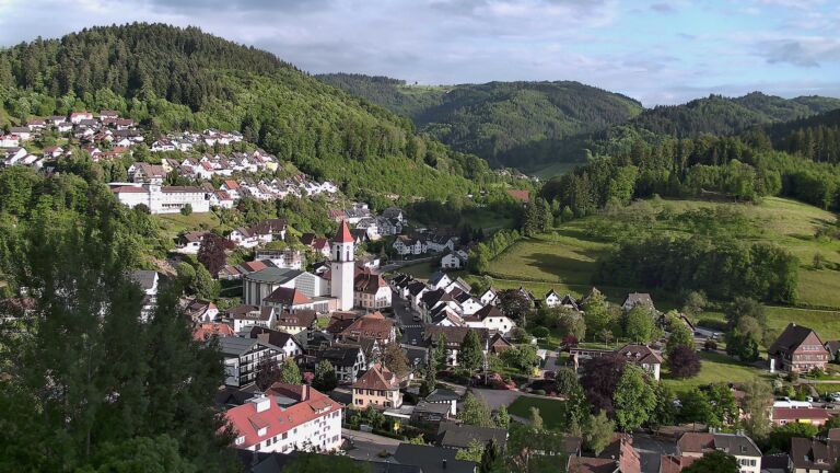 Dieses Bild zeigt eine Webcam-Aufnahme von Ottenhöfen, aufgenommen am Mittwoch, den 20.05.2026 um 19:30 Uhr