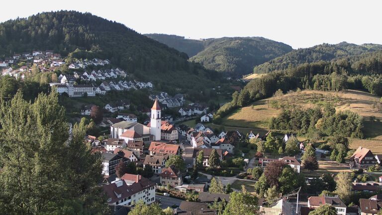Dieses Bild zeigt eine Webcam-Aufnahme von Ottenhöfen, aufgenommen am Mittwoch, den 22.07.2026 um 07:10 Uhr
