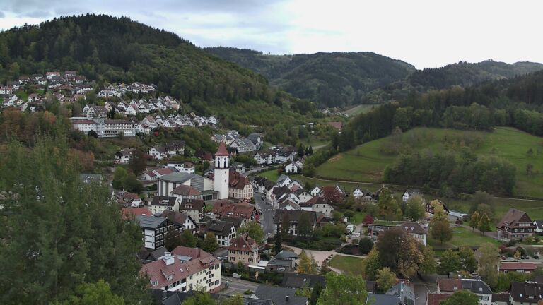 Dieses Bild zeigt eine Webcam-Aufnahme von Ottenhöfen, aufgenommen am Samstag, den 24.10.2026 um 15:50 Uhr