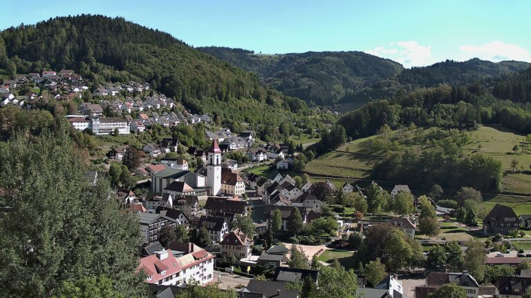 Dieses Bild zeigt eine Webcam-Aufnahme von Ottenhöfen, aufgenommen am Samstag, den 12.09.2026 um 16:10 Uhr