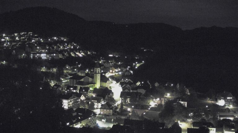 Dieses Bild zeigt eine Webcam-Aufnahme von Ottenhöfen, aufgenommen am Sonntag, den 20.09.2026 um 20:20 Uhr