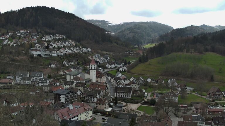 Dieses Bild zeigt eine Webcam-Aufnahme von Ottenhöfen, aufgenommen am Sonntag, den 29.03.2026 um 13:50 Uhr