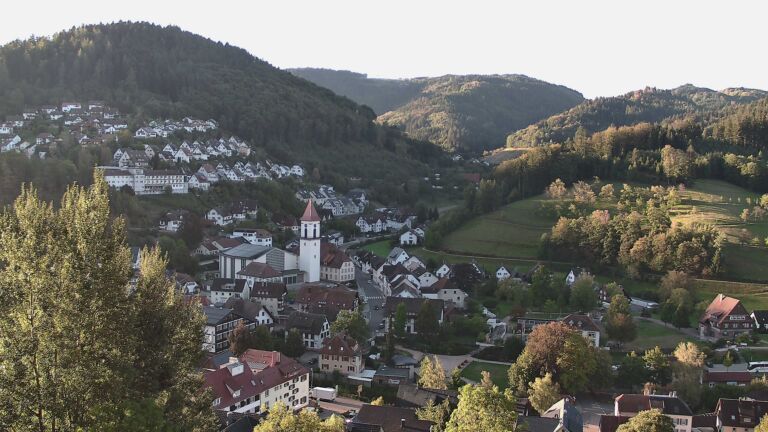 Dieses Bild zeigt eine Webcam-Aufnahme von Ottenhöfen, aufgenommen am Dienstag, den 15.09.2026 um 08:10 Uhr
