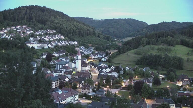 Dieses Bild zeigt eine Webcam-Aufnahme von Ottenhöfen, aufgenommen am Sonntag, den 07.06.2026 um 22:00 Uhr