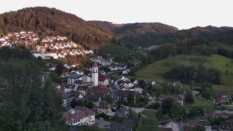 Dieses Bild zeigt eine Webcam-Aufnahme von Ottenhöfen, aufgenommen am Mittwoch, den 01.07.2026 um 21:00 Uhr