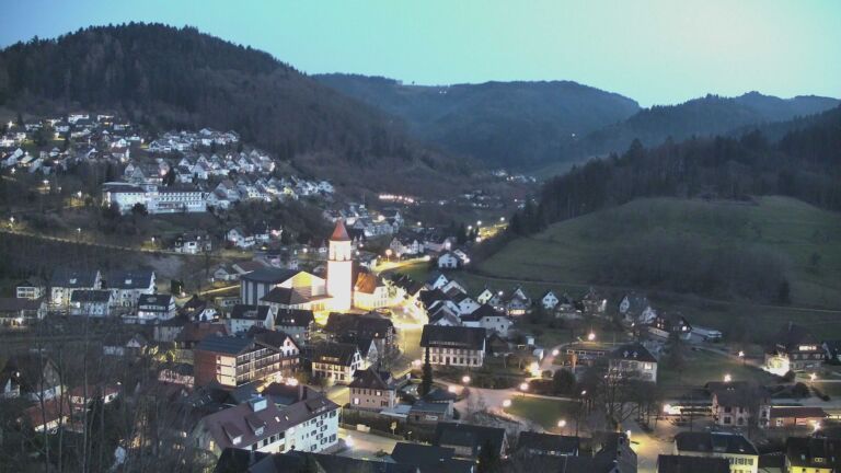 Dieses Bild zeigt eine Webcam-Aufnahme von Ottenhöfen, aufgenommen am Samstag, den 07.03.2026 um 18:50 Uhr