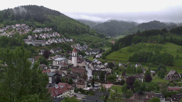 Dieses Bild zeigt eine Webcam-Aufnahme von Ottenhöfen, aufgenommen am Montag, den 11.05.2026 um 16:20 Uhr