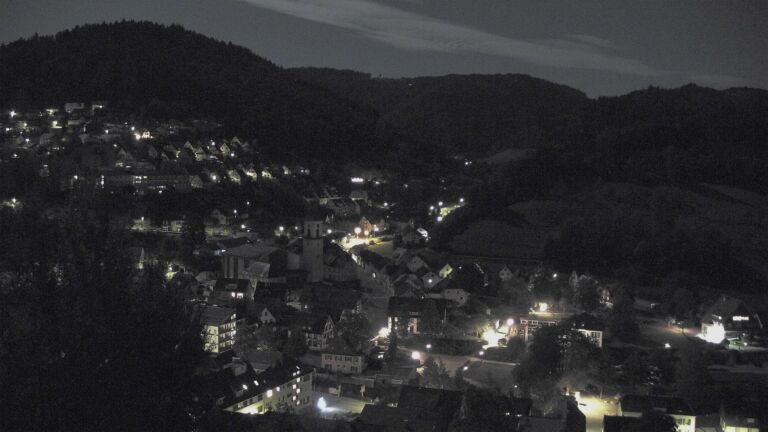 Dieses Bild zeigt eine Webcam-Aufnahme von Ottenhöfen, aufgenommen am Sonntag, den 27.09.2026 um 23:30 Uhr