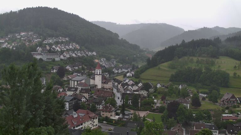 Dieses Bild zeigt eine Webcam-Aufnahme von Ottenhöfen, aufgenommen am Sonntag, den 31.05.2026 um 16:30 Uhr