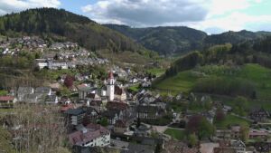 Dieses Bild zeigt eine Webcam-Aufnahme von Ottenhöfen, aufgenommen am Freitag, den 17.04.2026 um 16:20 Uhr