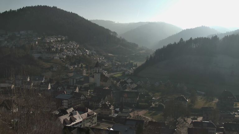 Dieses Bild zeigt eine Webcam-Aufnahme von Ottenhöfen, aufgenommen am Freitag, den 26.12.2025 um 13:20 Uhr