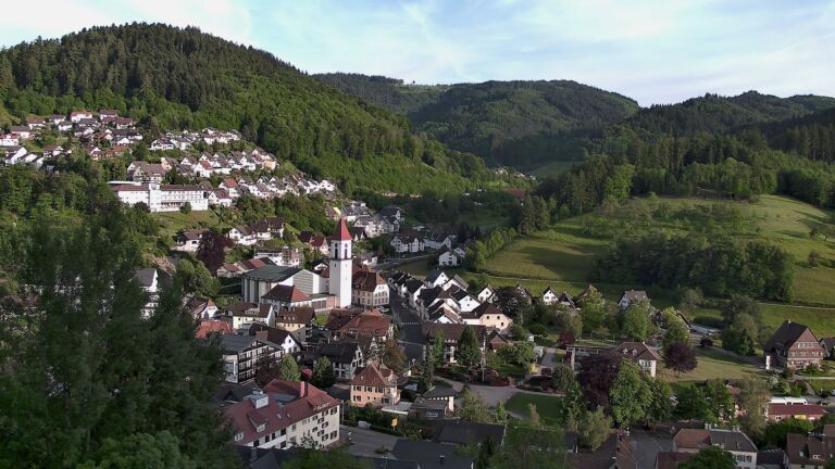 Dieses Bild zeigt eine Webcam-Aufnahme von Ottenhöfen, aufgenommen am Donnerstag, den 21.05.2026 um 19:50 Uhr