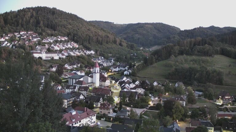 Dieses Bild zeigt eine Webcam-Aufnahme von Ottenhöfen, aufgenommen am Dienstag, den 22.09.2026 um 19:50 Uhr