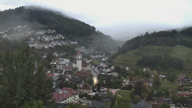 Dieses Bild zeigt eine Webcam-Aufnahme von Ottenhöfen, aufgenommen am Mittwoch, den 14.10.2026 um 07:30 Uhr
