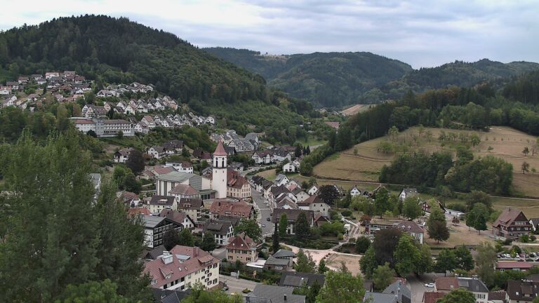 Dieses Bild zeigt eine Webcam-Aufnahme von Ottenhöfen, aufgenommen am Samstag, den 15.08.2026 um 11:30 Uhr