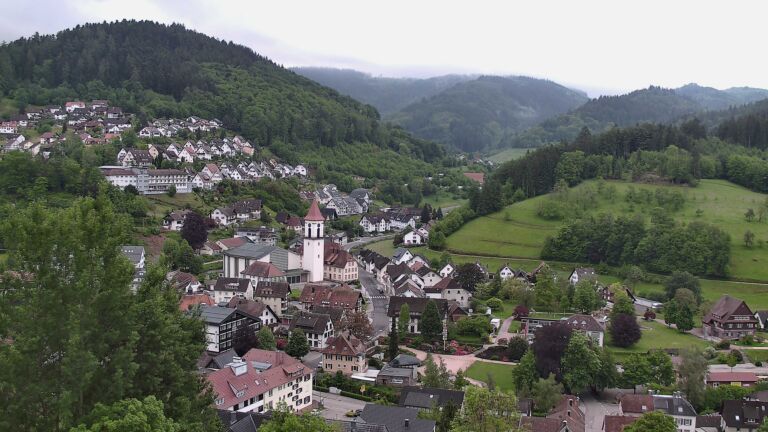 Dieses Bild zeigt eine Webcam-Aufnahme von Ottenhöfen, aufgenommen am Samstag, den 16.05.2026 um 07:00 Uhr