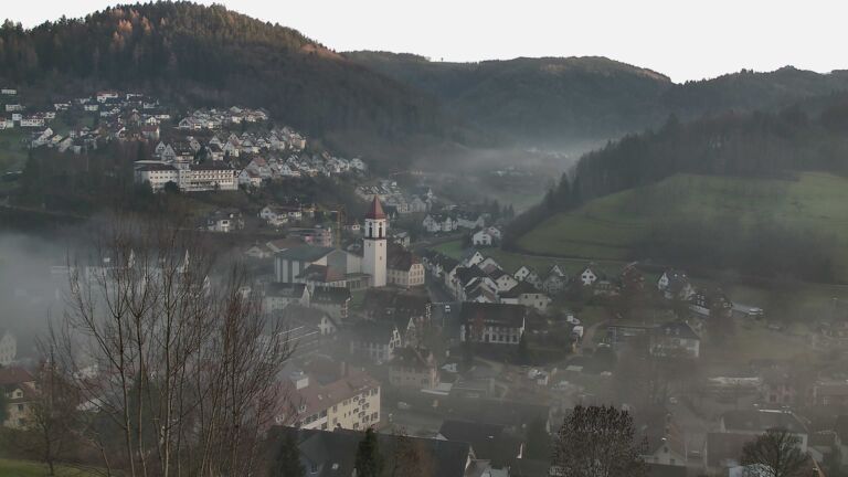 Dieses Bild zeigt eine Webcam-Aufnahme von Ottenhöfen, aufgenommen am Montag, den 15.12.2025 um 15:50 Uhr