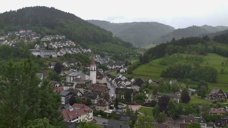 Dieses Bild zeigt eine Webcam-Aufnahme von Ottenhöfen, aufgenommen am Freitag, den 15.05.2026 um 14:30 Uhr