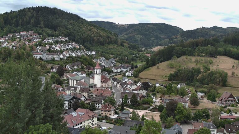 Dieses Bild zeigt eine Webcam-Aufnahme von Ottenhöfen, aufgenommen am Freitag, den 21.08.2026 um 09:10 Uhr