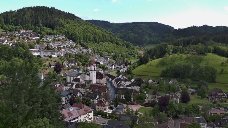 Dieses Bild zeigt eine Webcam-Aufnahme von Ottenhöfen, aufgenommen am Donnerstag, den 14.05.2026 um 16:00 Uhr